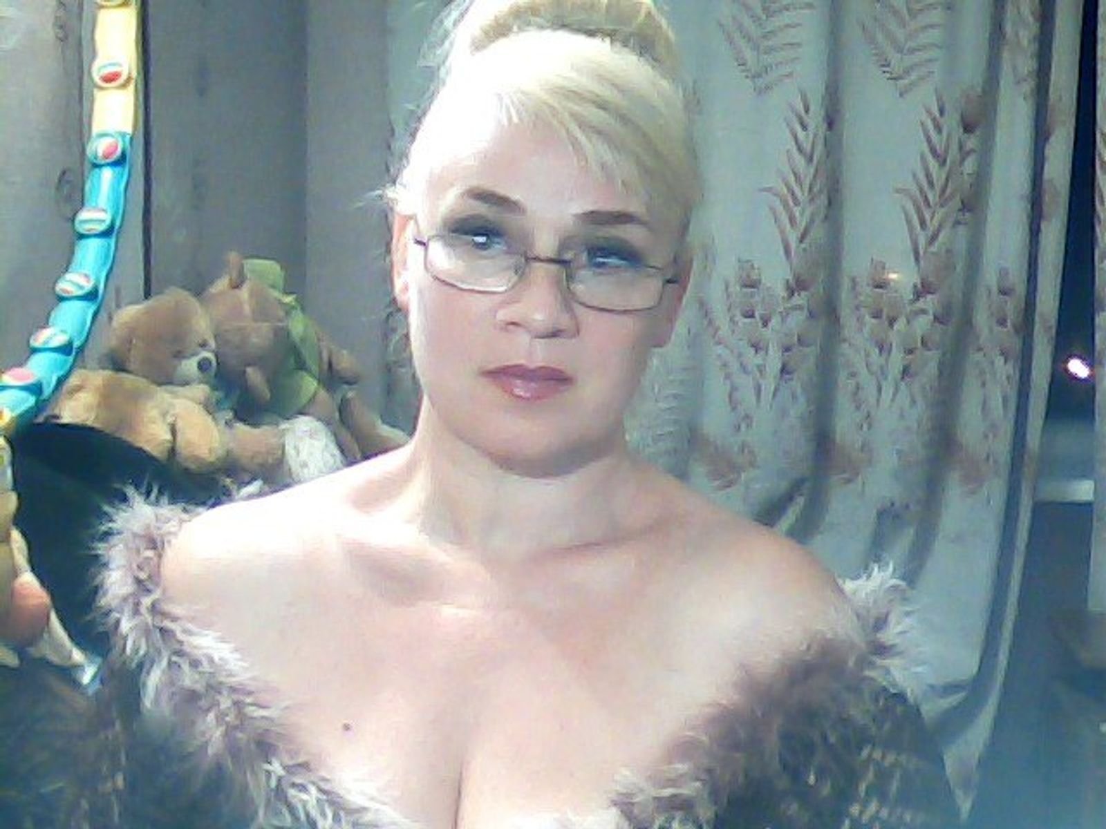 Irina images from live cam show